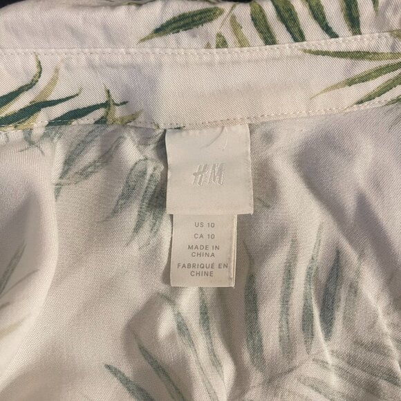 H&M Palm Leaf Button Front Dress NWOT Size 10 - Picture 3 of 9